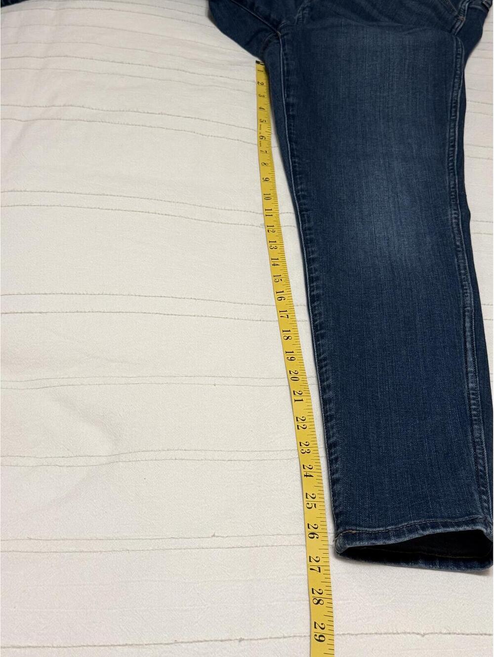 Madewell 10" Roadtripper Skinny Jeans | Size 30 | Medium Wash - Picture 6 of 7